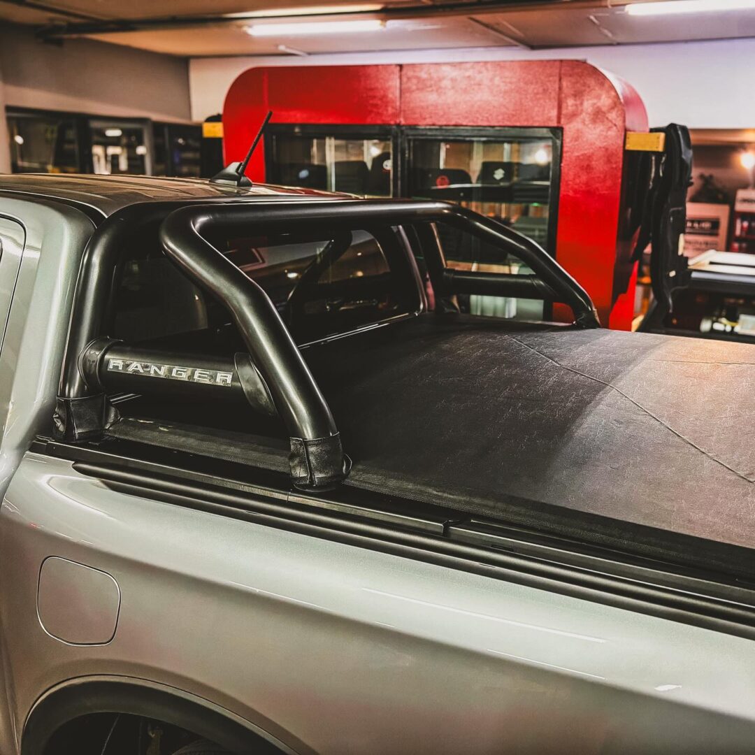 Ford Ranger Next-Gen Sports Bar with Oval Side Tubes Black–Fits Double Cab and Super Cab Models (Fits Securi-Lid and OEM Tonneau)
