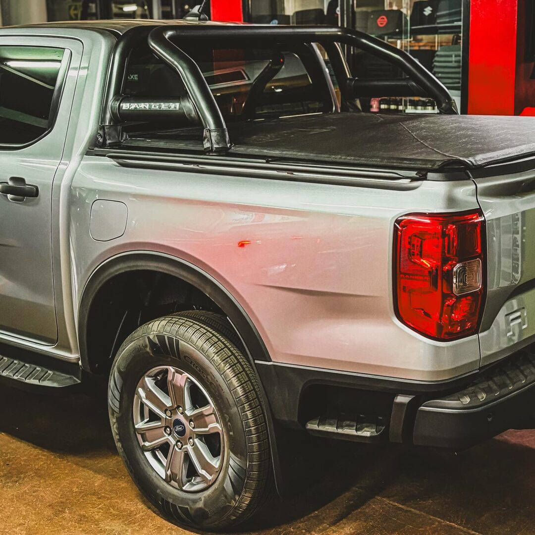 Alternative view of Ford Ranger Next-Gen Sports Bar with Oval Side Tubes Black–Fits Double Cab and Super Cab Models (Fits Securi-Lid and OEM Tonneau)